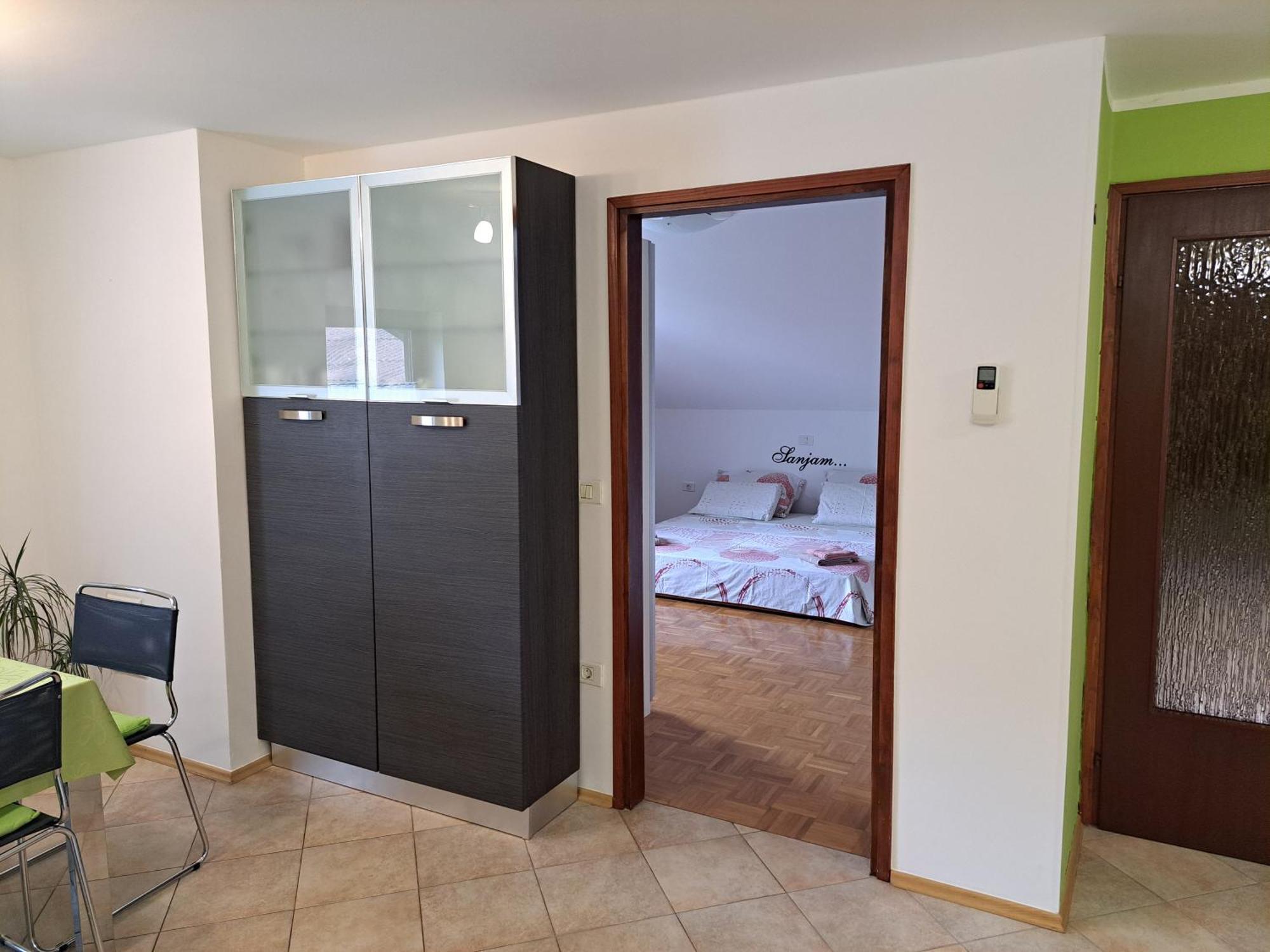 Apartma Aneja *